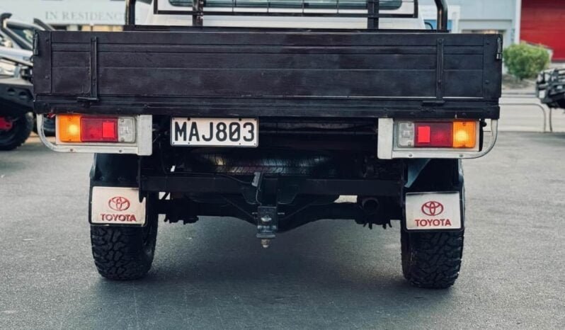 
								2012 Toyota Hilux SR full									