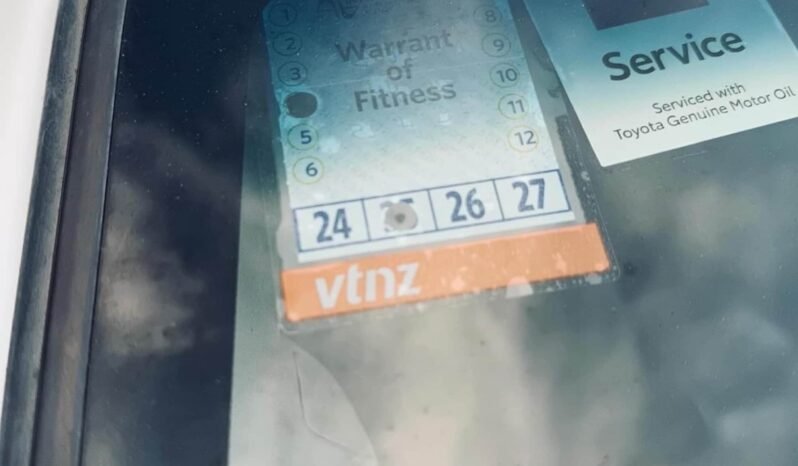 
								2012 Toyota Hilux SR full									