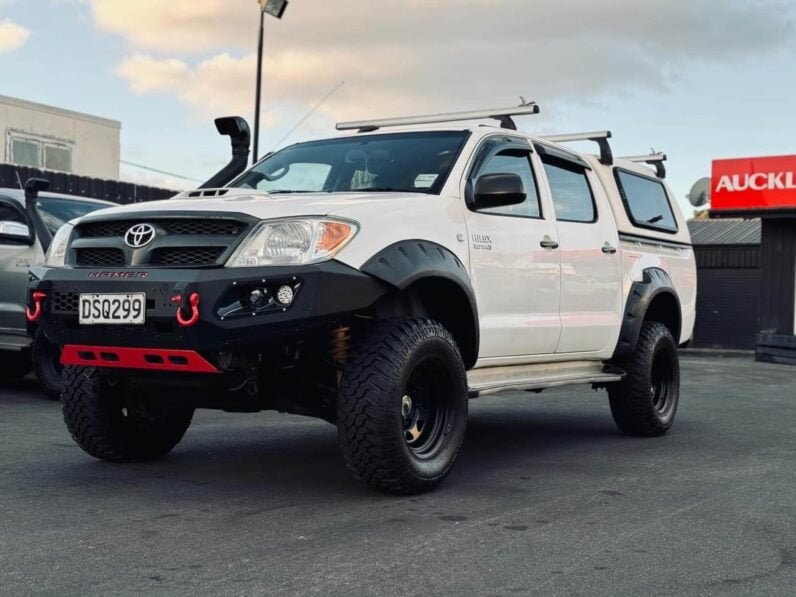 
								2007 Toyota Hilux SR full									