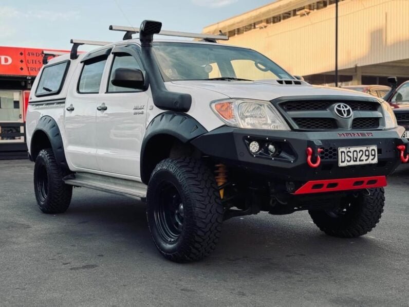 
								2007 Toyota Hilux SR full									