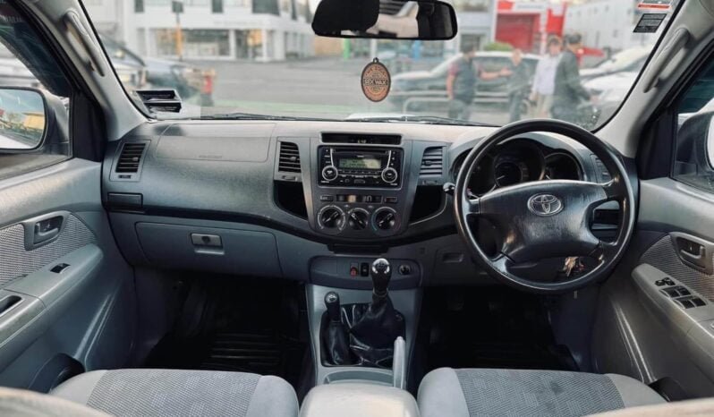 
								2007 Toyota Hilux SR full									