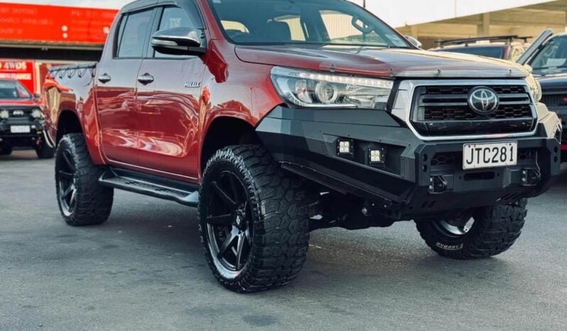 
								2016 Toyota Hilux SR5 full									