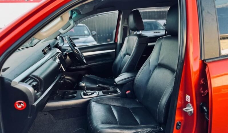 
								2016 Toyota Hilux SR5 full									