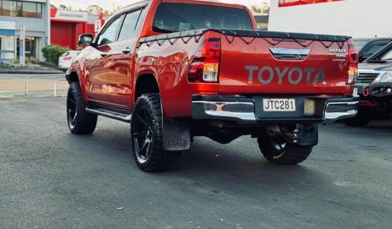 
								2016 Toyota Hilux SR5 full									