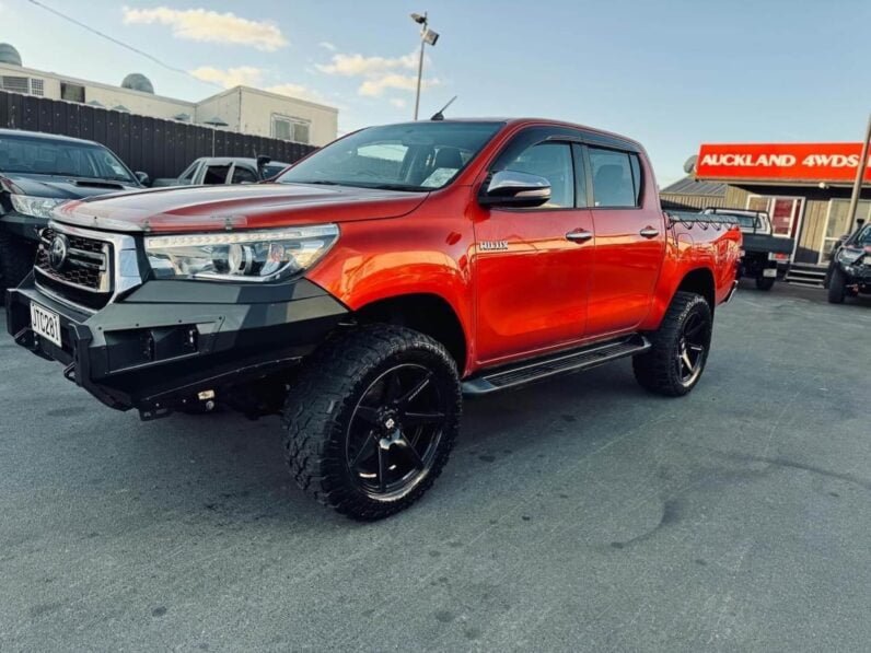 
								2016 Toyota Hilux SR5 full									
