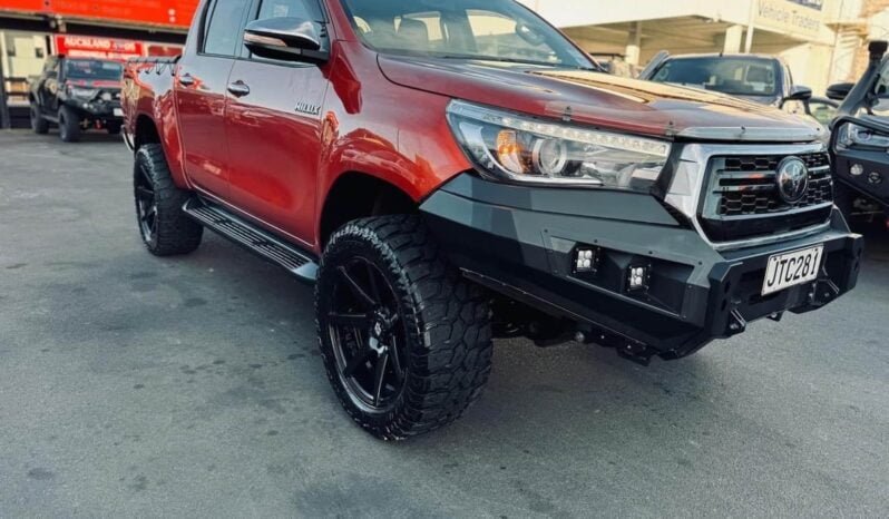 
								2016 Toyota Hilux SR5 full									
