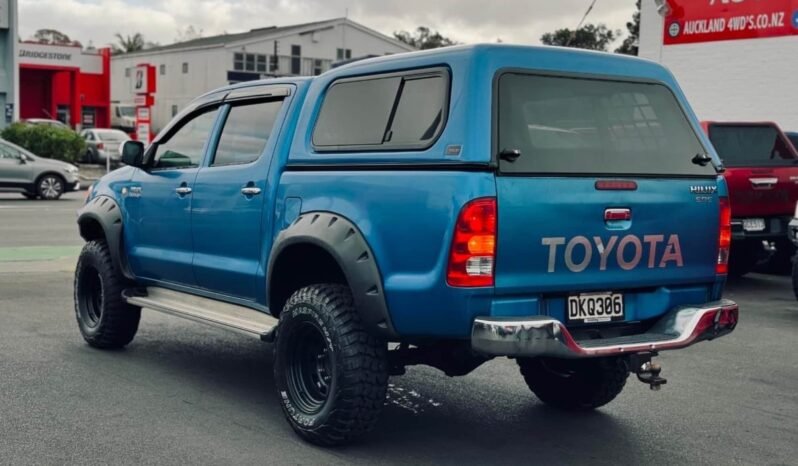 
								Toyota Hilux 2006 4WD SR5 full									