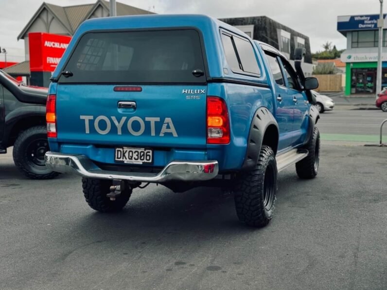 
								Toyota Hilux 2006 4WD SR5 full									