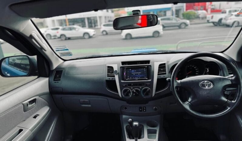 
								Toyota Hilux 2006 4WD SR5 full									