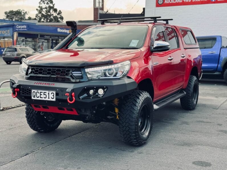 
								2019 Toyota Hilux SR5 full									
