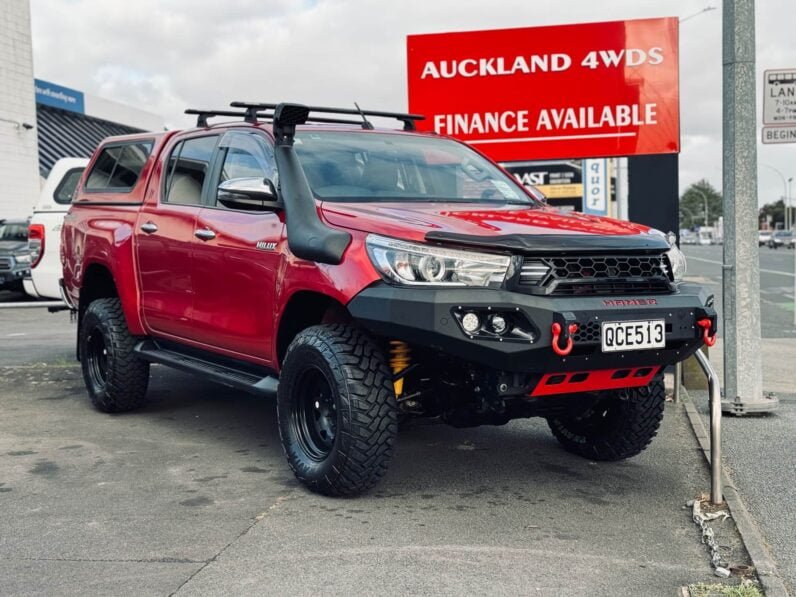 
								2019 Toyota Hilux SR5 full									