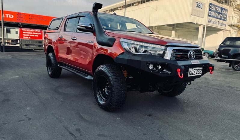 
								2017 Toyota Hilux SR5 full									
