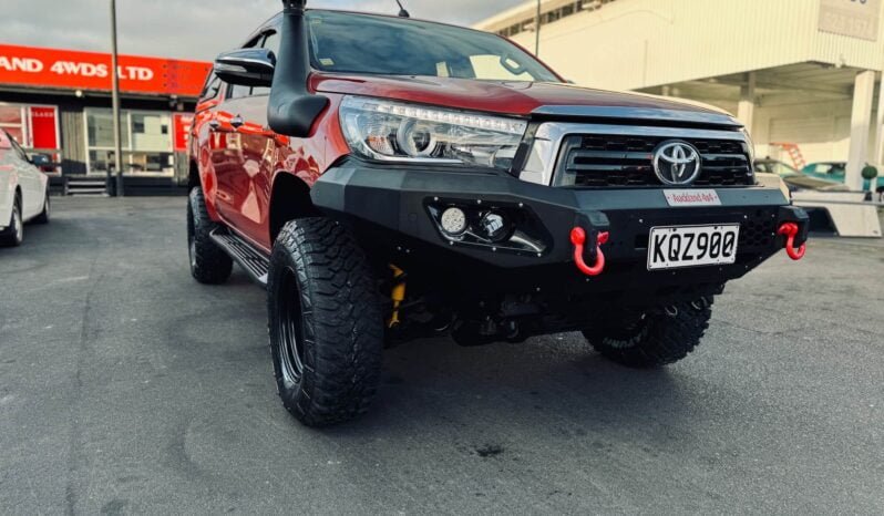 
								2017 Toyota Hilux SR5 full									