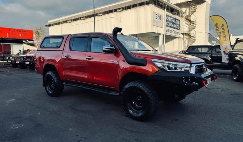 
								2017 Toyota Hilux SR5 full									