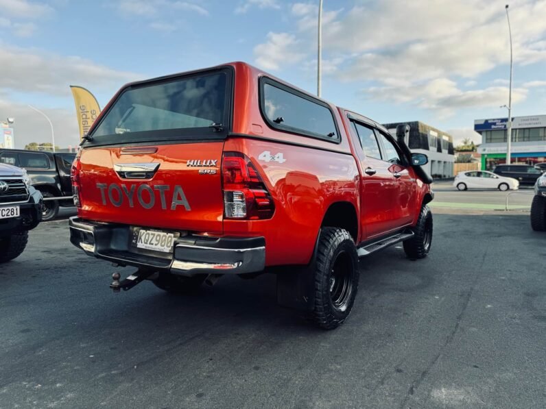 
								2017 Toyota Hilux SR5 full									