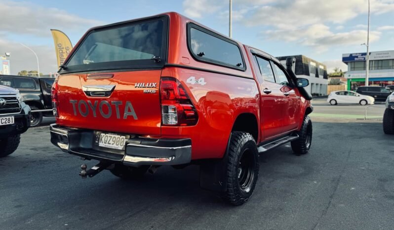 
								2017 Toyota Hilux SR5 full									