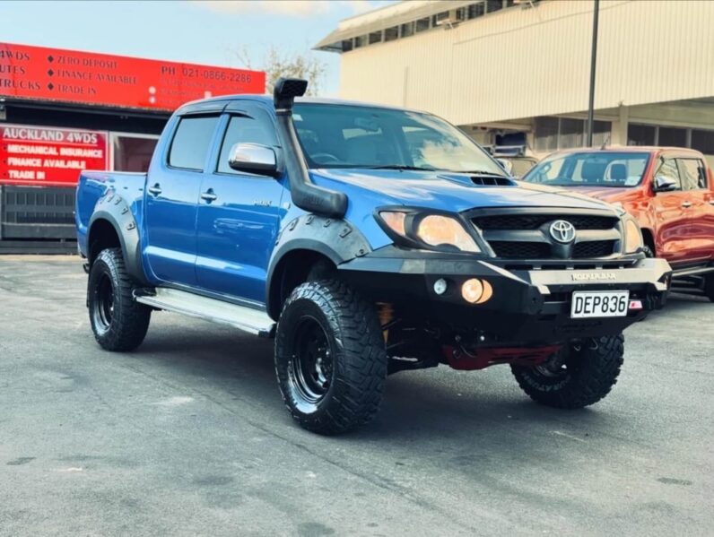 
								2006 Toyota Hilux SR5 full									