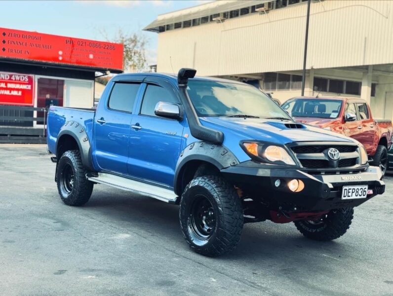 
								2006 Toyota Hilux SR5 full									