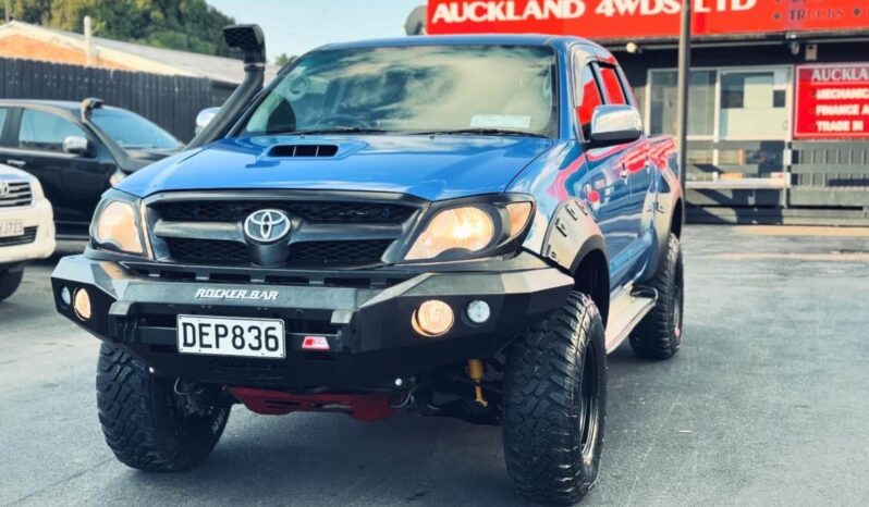 
								2006 Toyota Hilux SR5 full									