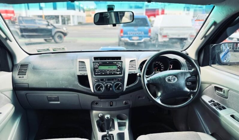
								2006 Toyota Hilux SR5 full									