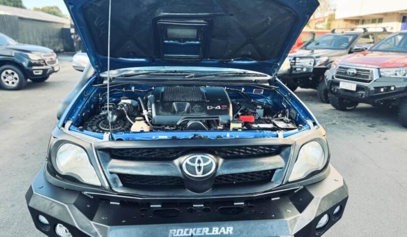 
								2006 Toyota Hilux SR5 full									