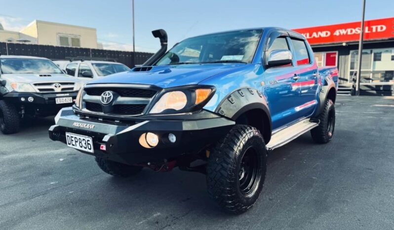 
								2006 Toyota Hilux SR5 full									