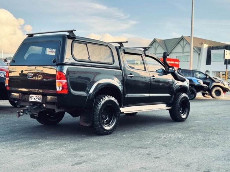 
								2014 Toyota Hilux SR5 full									