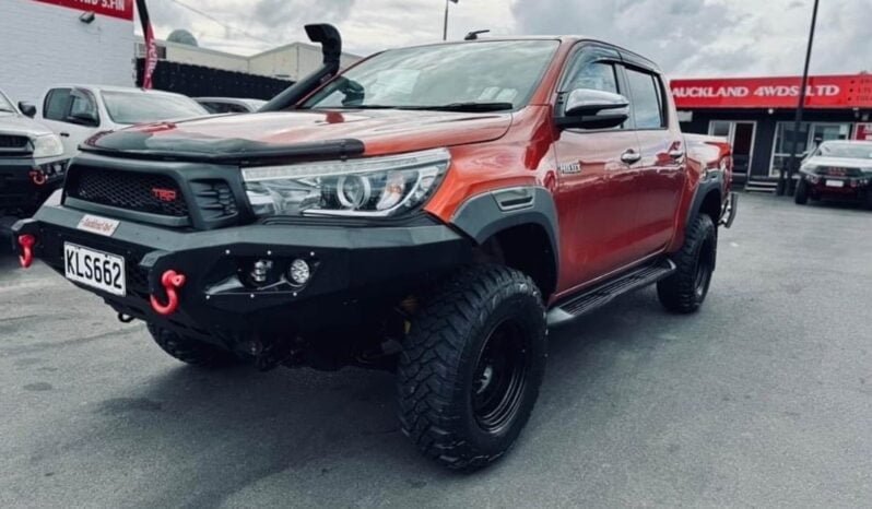 
								2017 Toyota Hilux SR5 full									