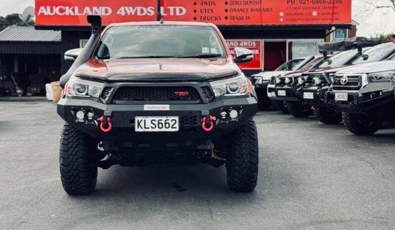 
								2017 Toyota Hilux SR5 full									