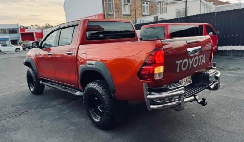 
								2017 Toyota Hilux SR5 full									