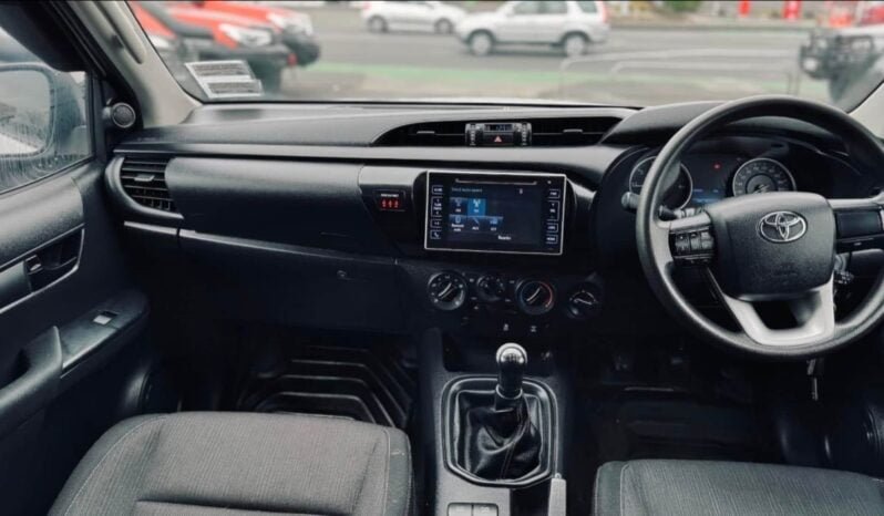 
								2018 Toyota Hilux SR full									