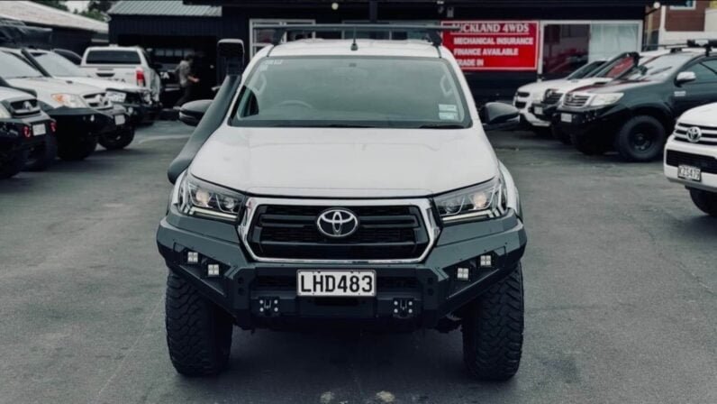 
								2018 Toyota Hilux SR full									