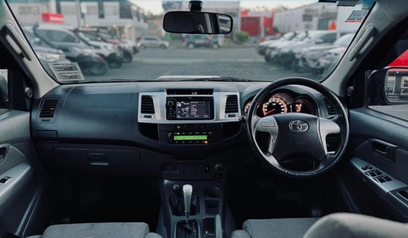 
								2013 Toyota Hilux SR5 full									