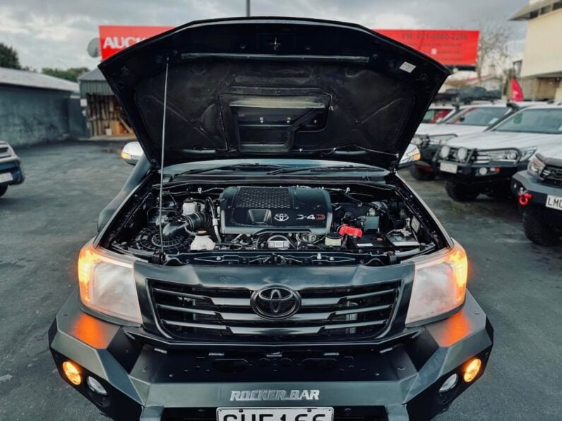 
								2013 Toyota Hilux SR5 full									