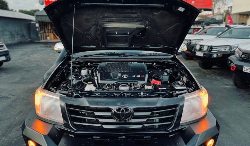 
								2013 Toyota Hilux SR5 full									