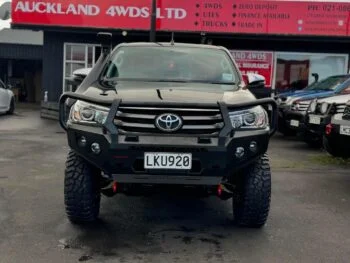 2018 Toyota Hilux, SR5
