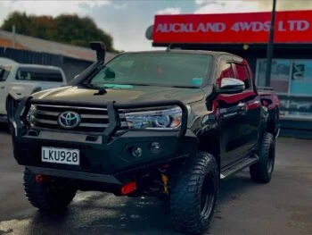 2018 Toyota Hilux, SR5