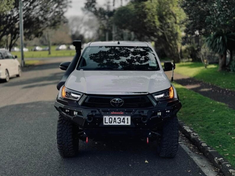 
								2018 Toyota Hilux SR full									