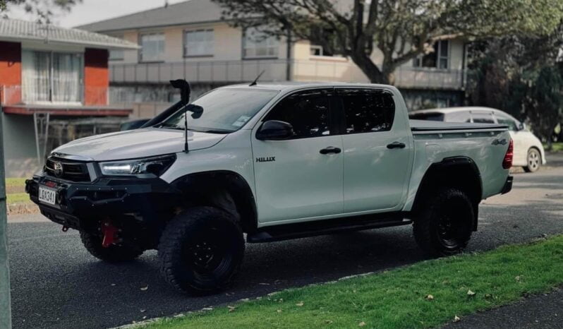 
								2018 Toyota Hilux SR full									