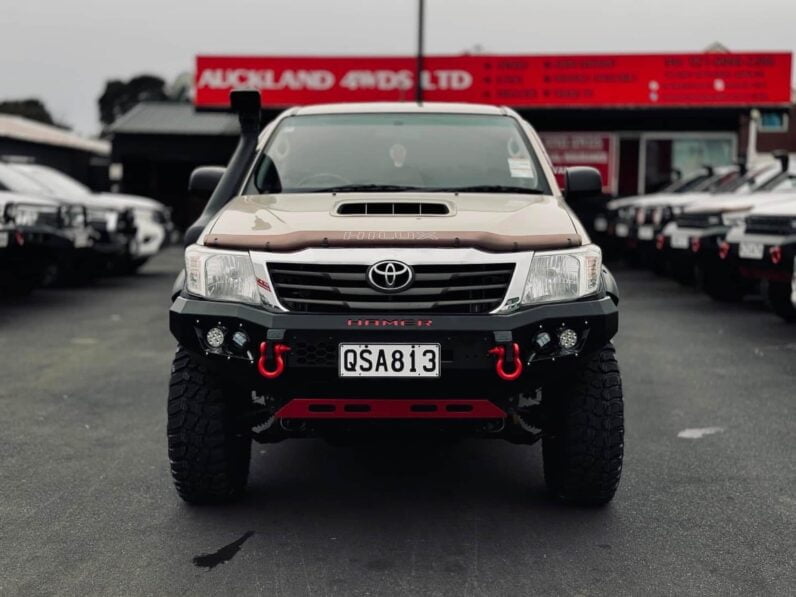 
								2014 Toyota Hilux full									