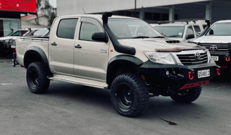 
								2014 Toyota Hilux full									