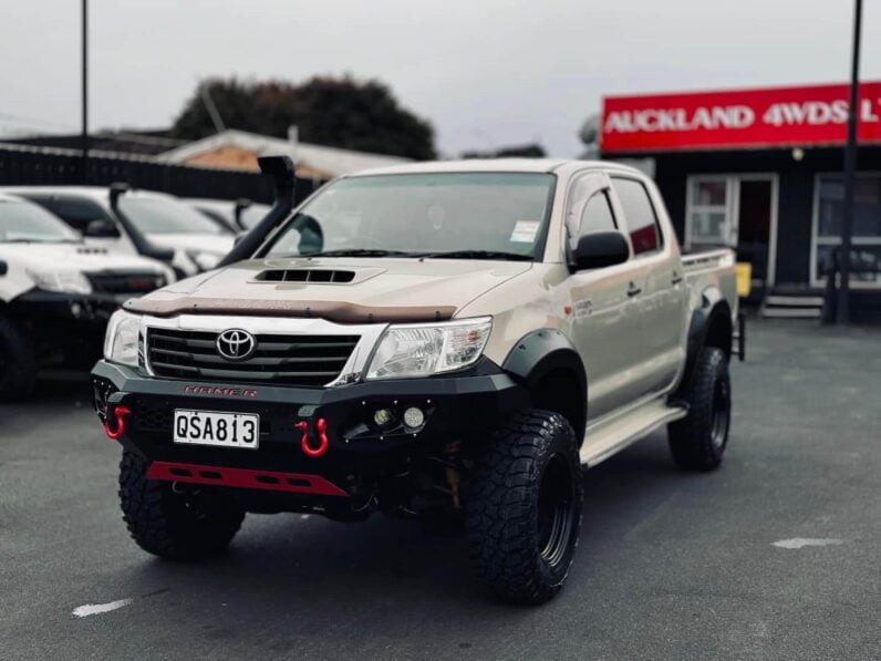 
								2014 Toyota Hilux full									
