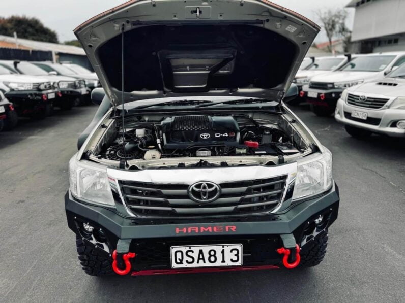 
								2014 Toyota Hilux full									