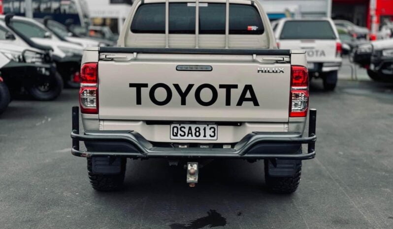 
								2014 Toyota Hilux full									