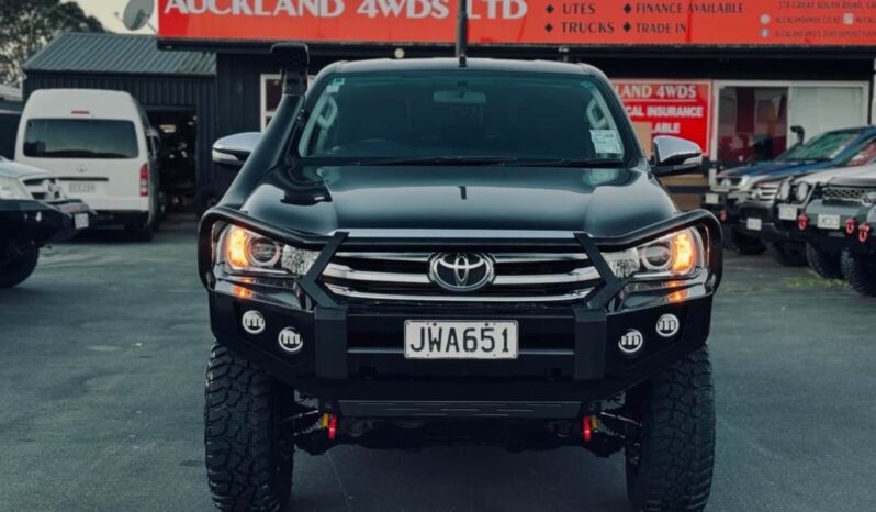 
								2016 Toyota Hilux SR5 full									