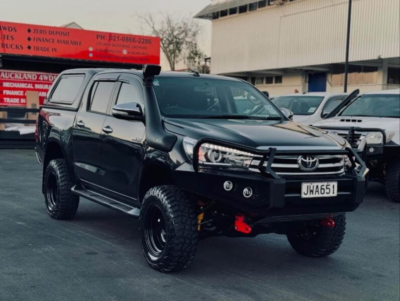 
								2016 Toyota Hilux SR5 full									