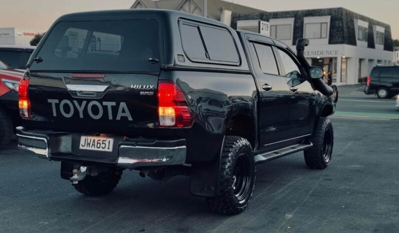 
								2016 Toyota Hilux SR5 full									