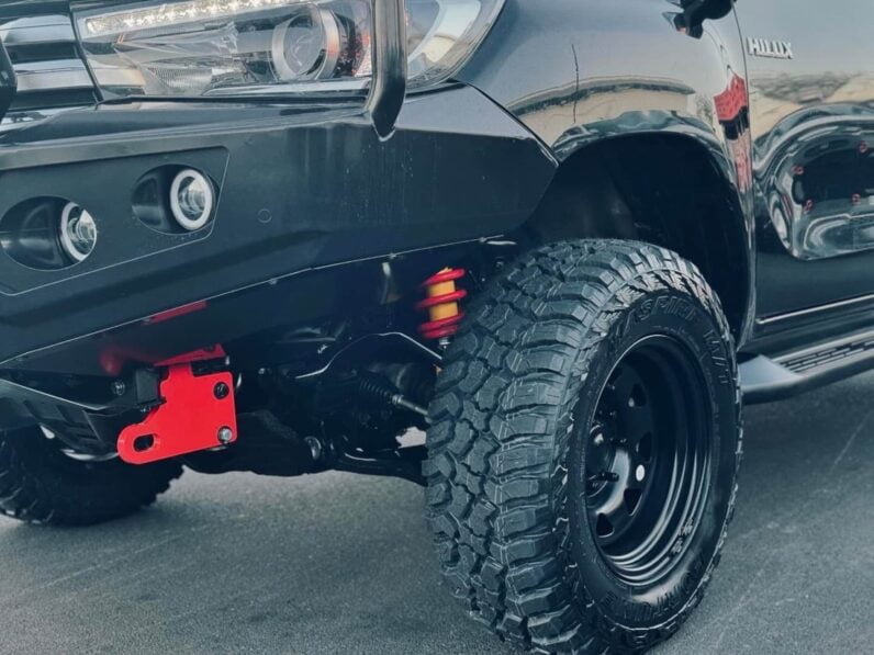 
								2016 Toyota Hilux SR5 full									