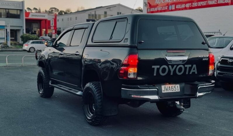 
								2016 Toyota Hilux SR5 full									
