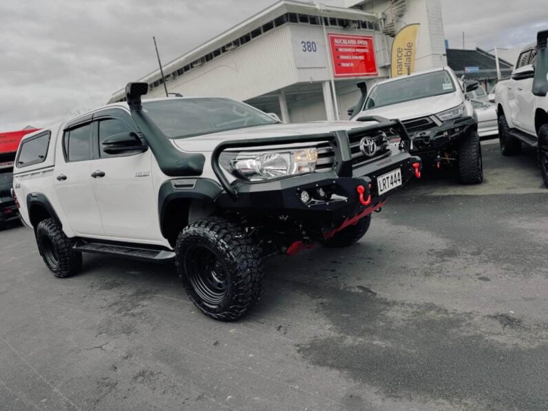 
								2018 Toyota Hilux full									
